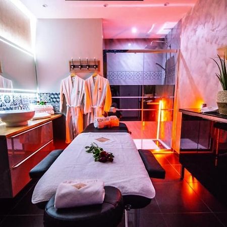 Loft Privatif Avec Jacuzzi Et Sauna Saint-Dizier Ngoại thất bức ảnh
