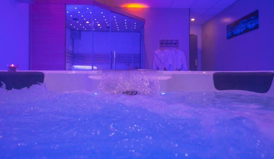 Loft Privatif Avec Jacuzzi Et Sauna Saint-Dizier Ngoại thất bức ảnh